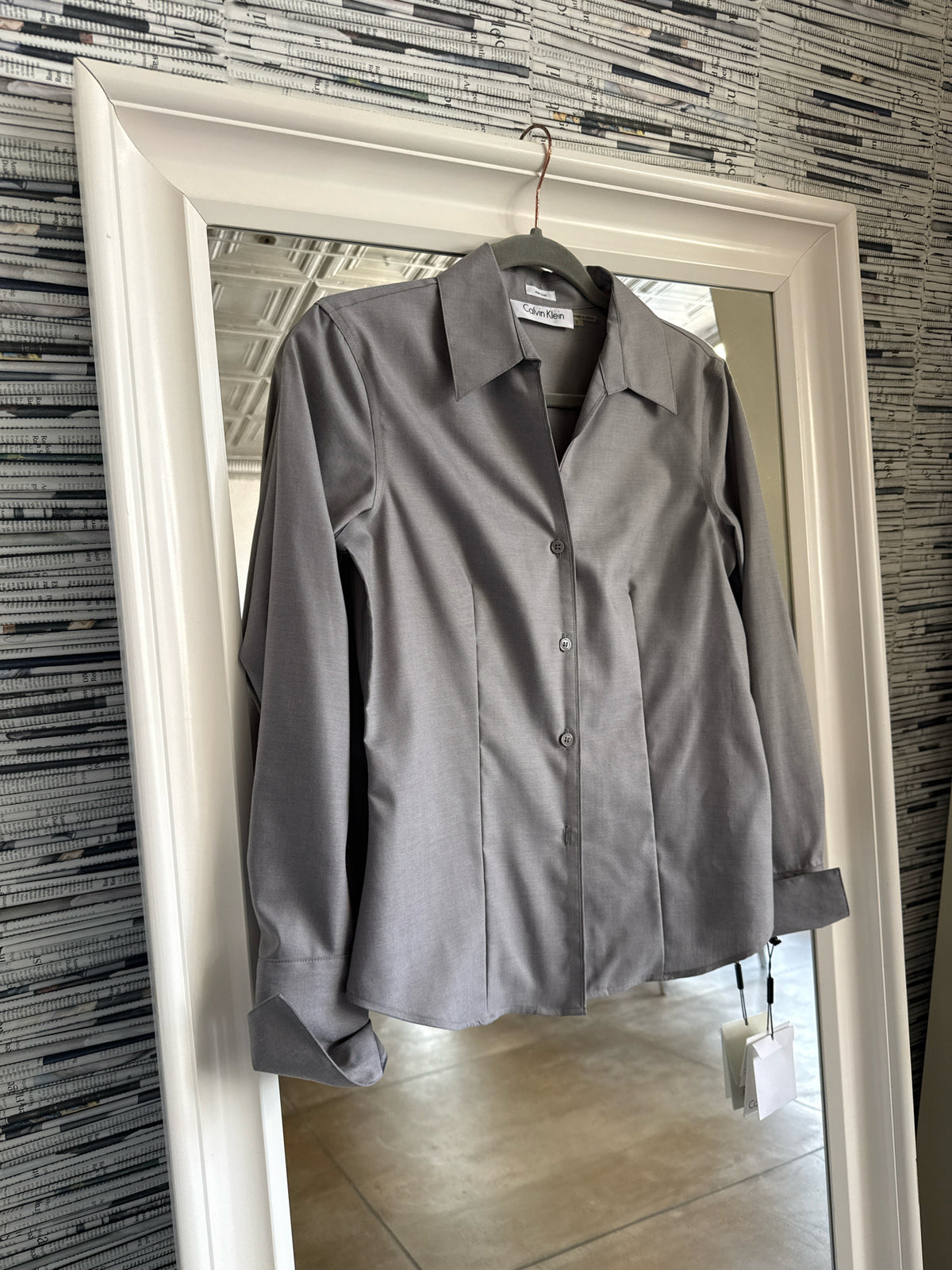 Calvin  Klein Size 2 Gray Top