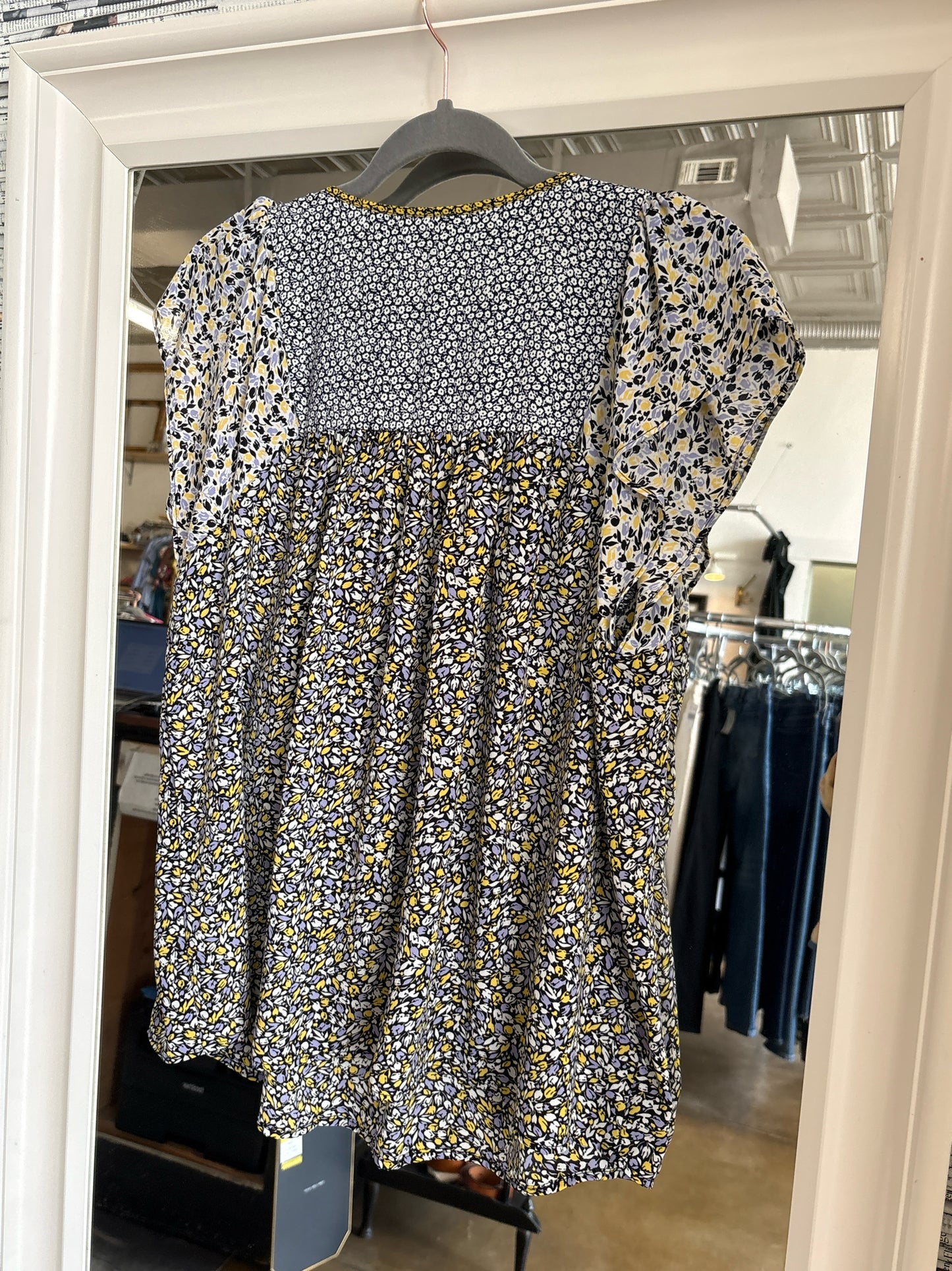 GAP Size S blue + multi Floral Top