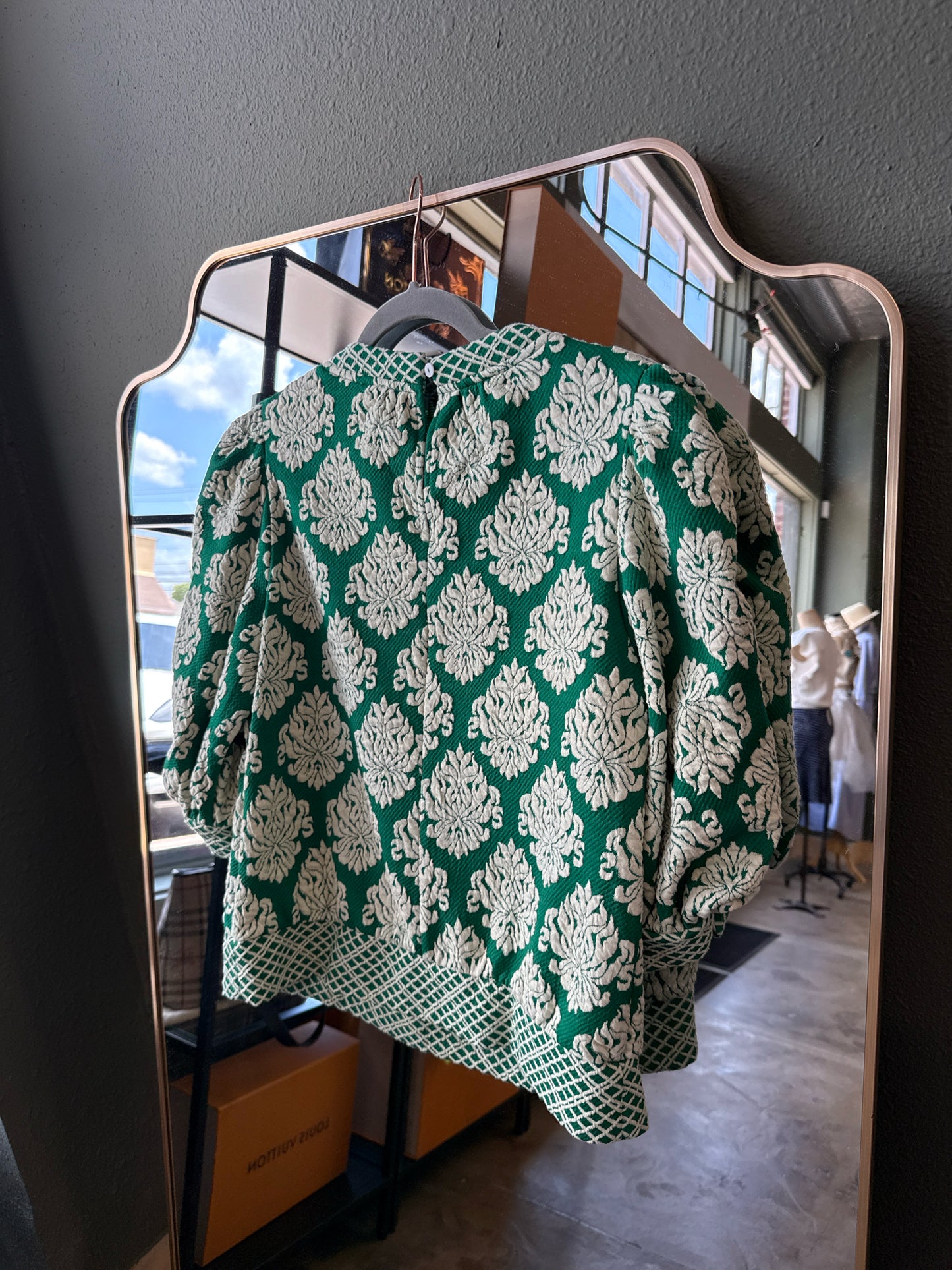 Voy Size M Green/Cream Top
