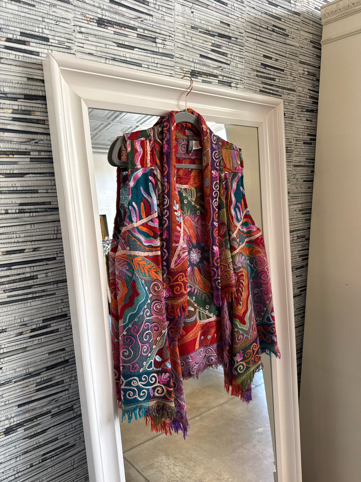 ANU Size L multi Vest