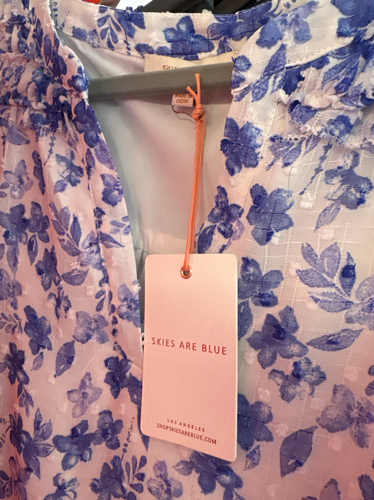 Skies Are Blue Size XS White and Blue Top
