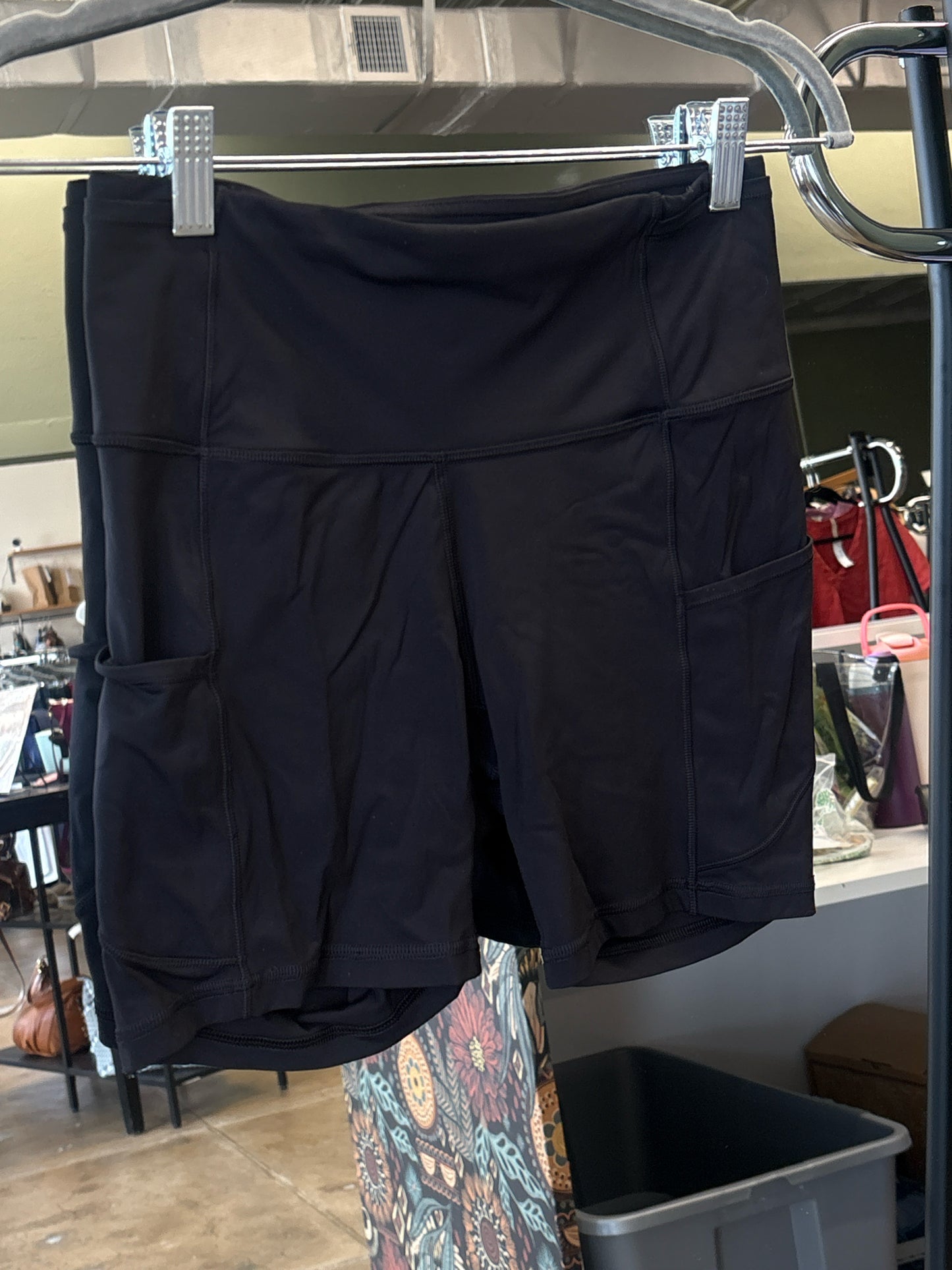 Lululemon Size 6 Black Shorts