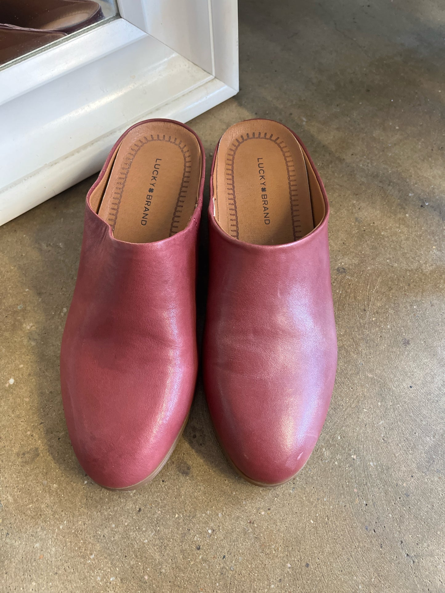 Lucky Brand Shoe Size 8 burgandy Slip On Flats