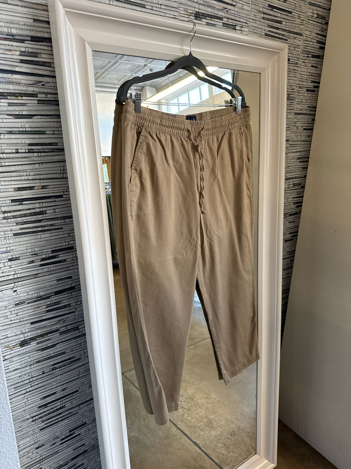 GAP Size L Tan Pants