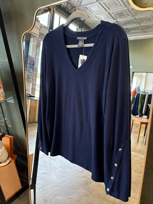 Chelsea & Theodore Size XL Navy Top