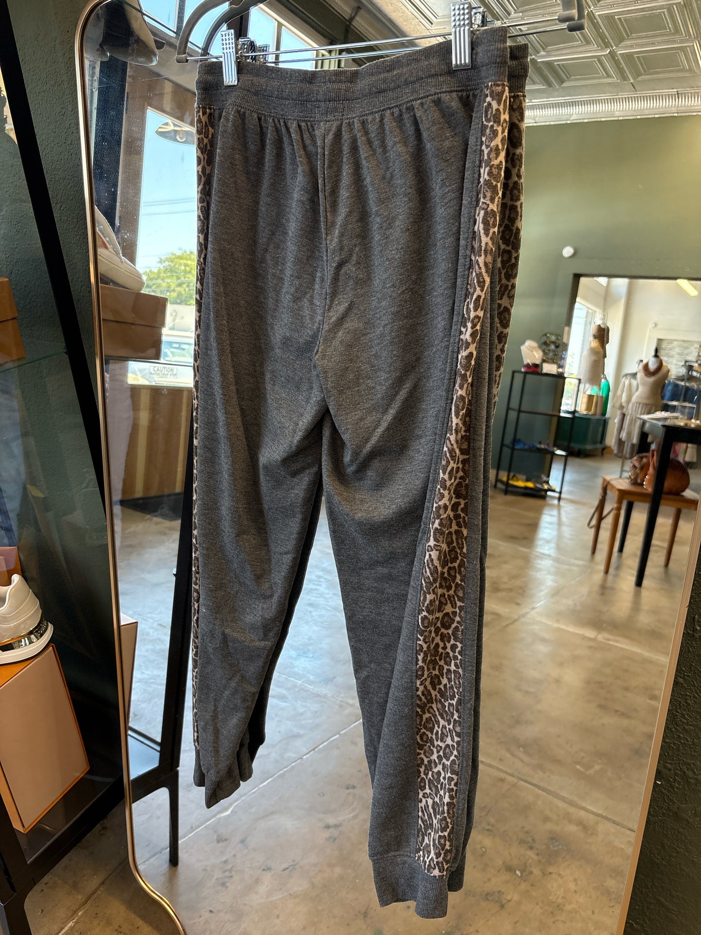 splendid Size S Leopard Top & Pant Set