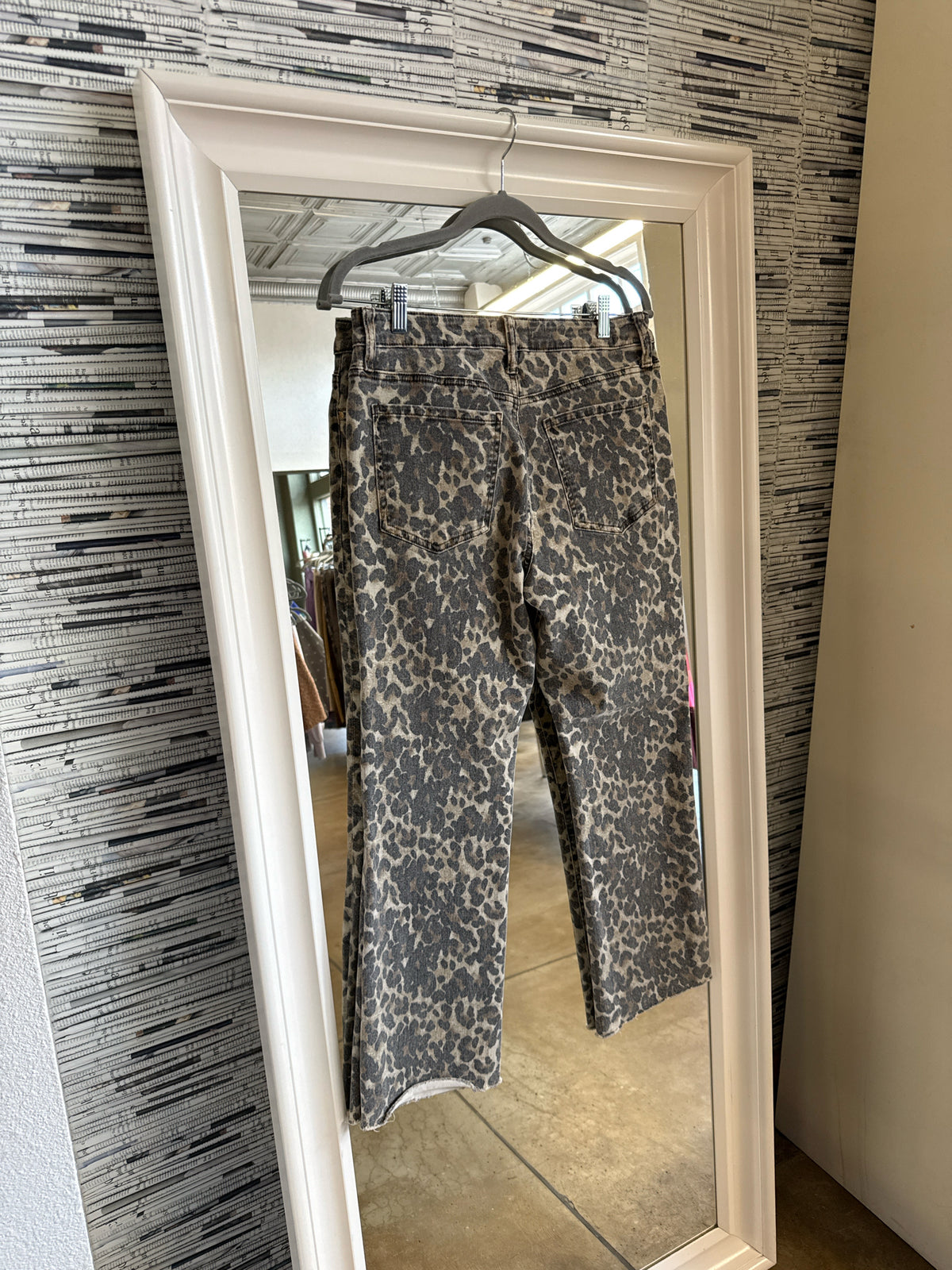 KUT Size 8 Leopard Pants