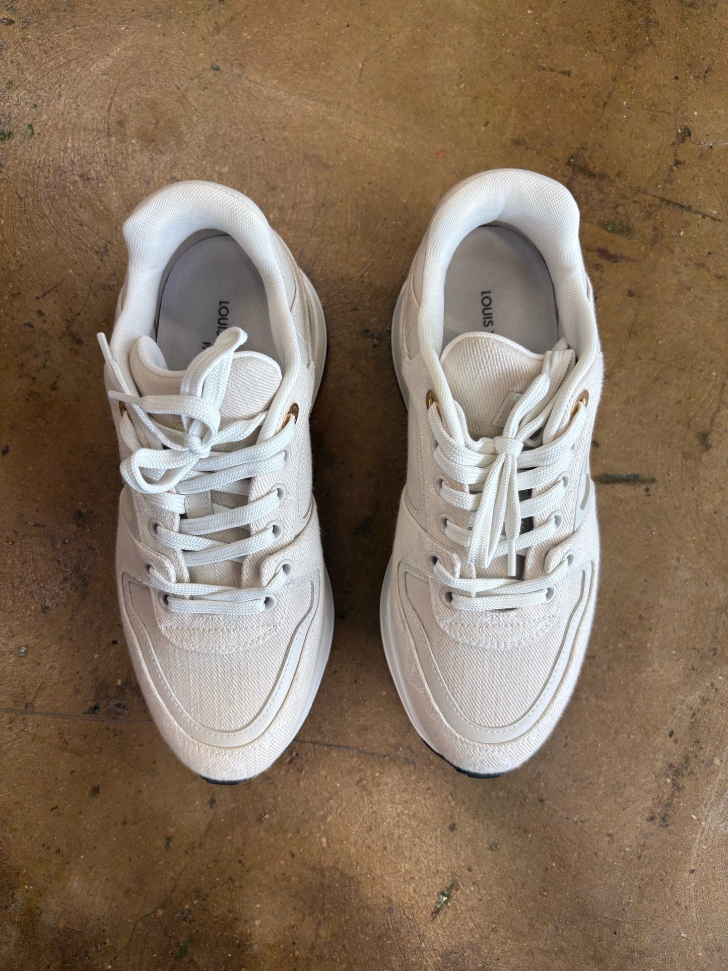 Louis Vuitton Ivory Luxury