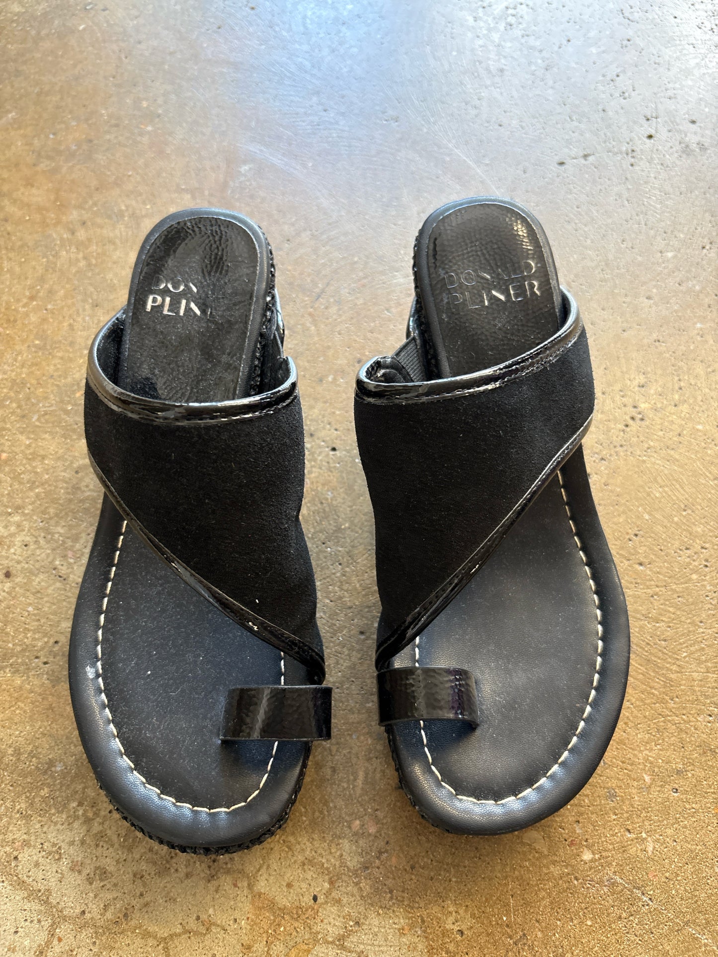 Donald Pliner Shoe Size 6.5 Black Sandals