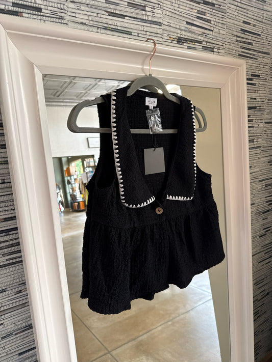 le lis Size M Black Two Piece Set