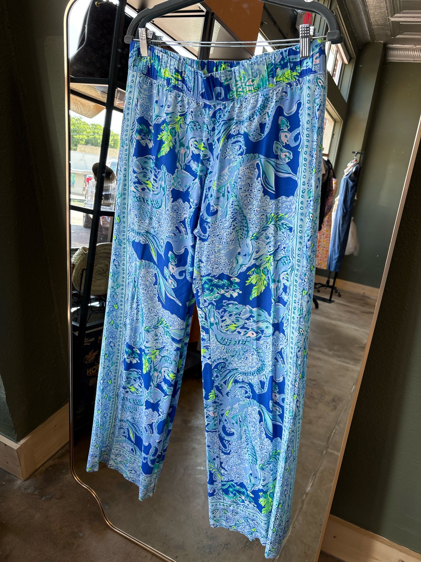 Lilly Pulitzer Size M blue + multi Paisley Pants