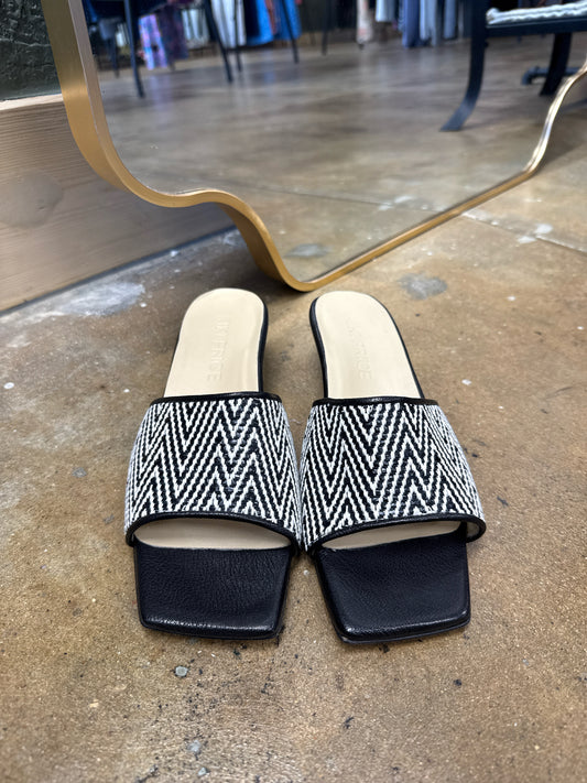 Kiki Price Shoe Size 36.5 Black/White Sandals