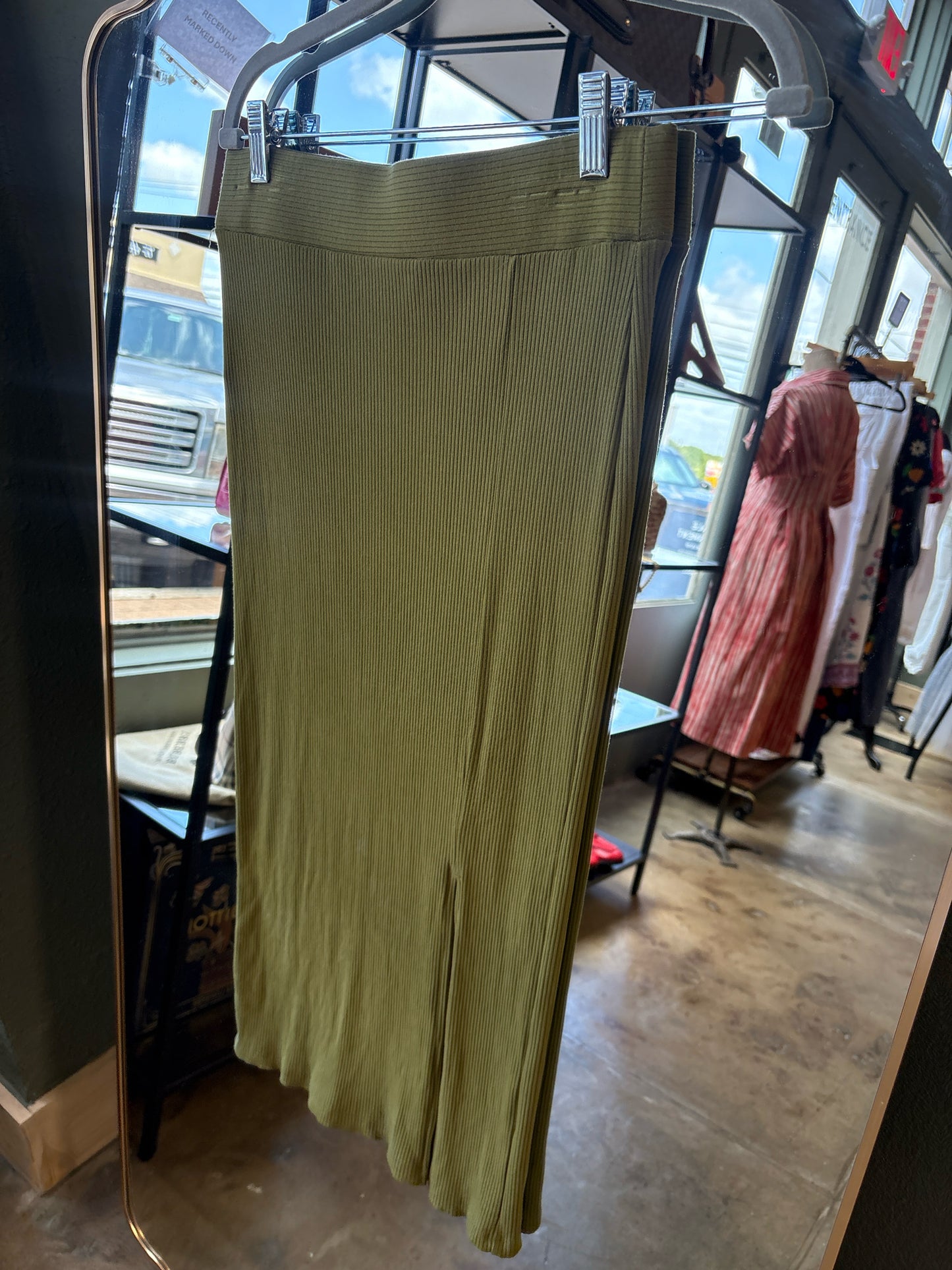 LOFT Size S Green Skirt