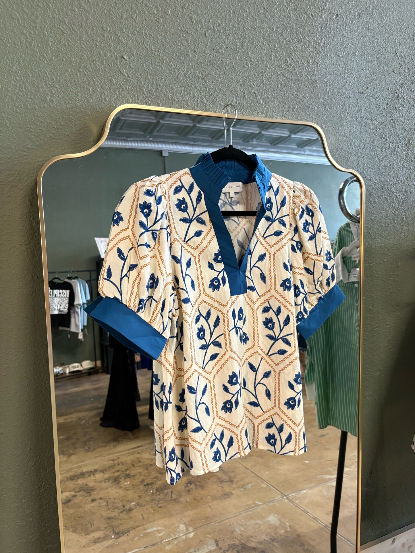 entro Size L Cream/Blue Top