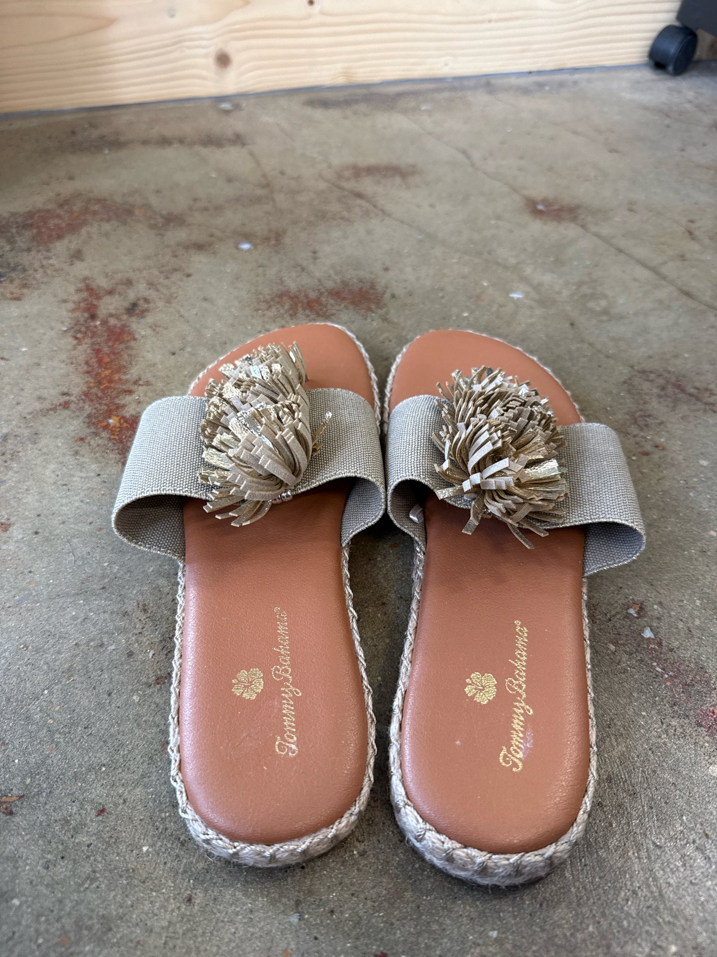 Tommy Bahama Shoe Size 9 Gold/Brown Flip Flops