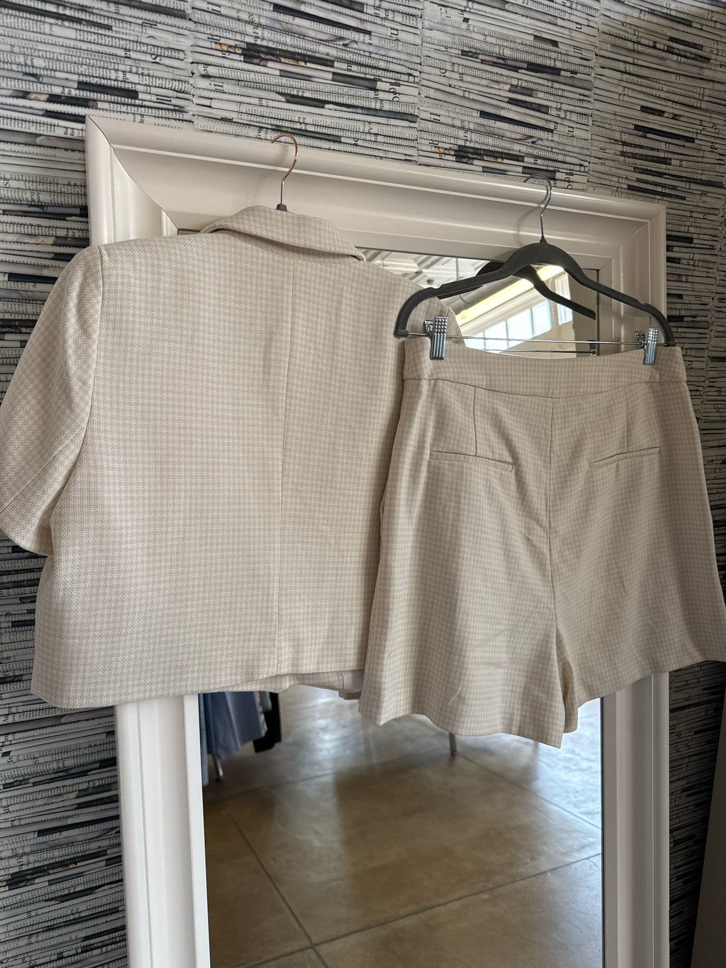 House of Harlow 1960 Size M Cream Two Piece Set