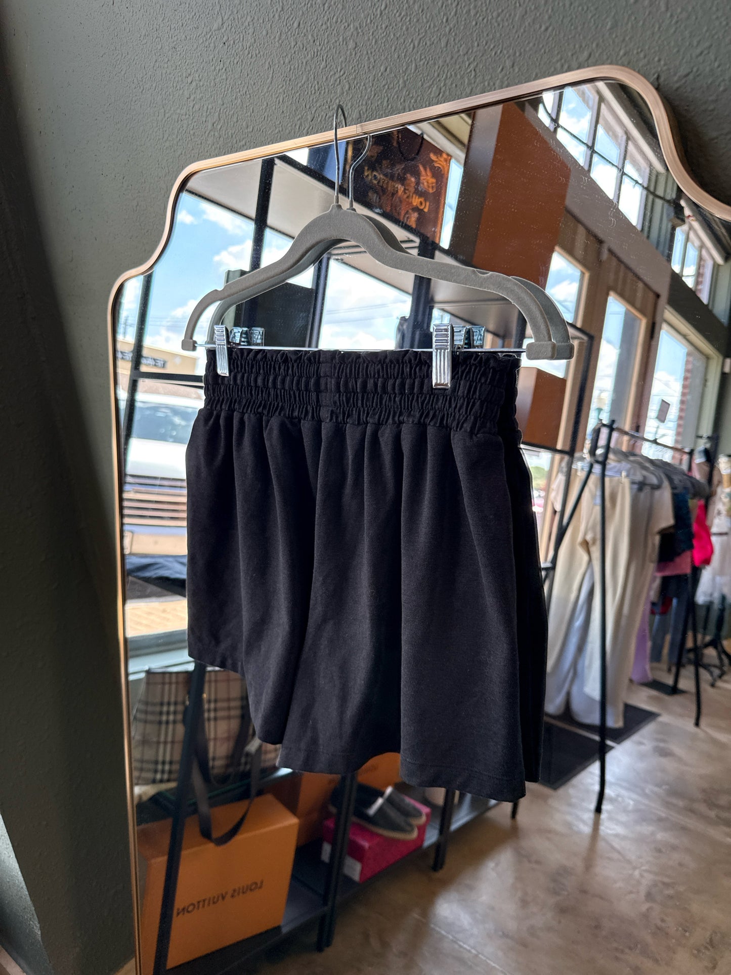 Vuori Size S Black Shorts