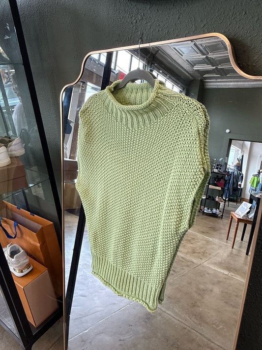 She + Sky Size S Green Top