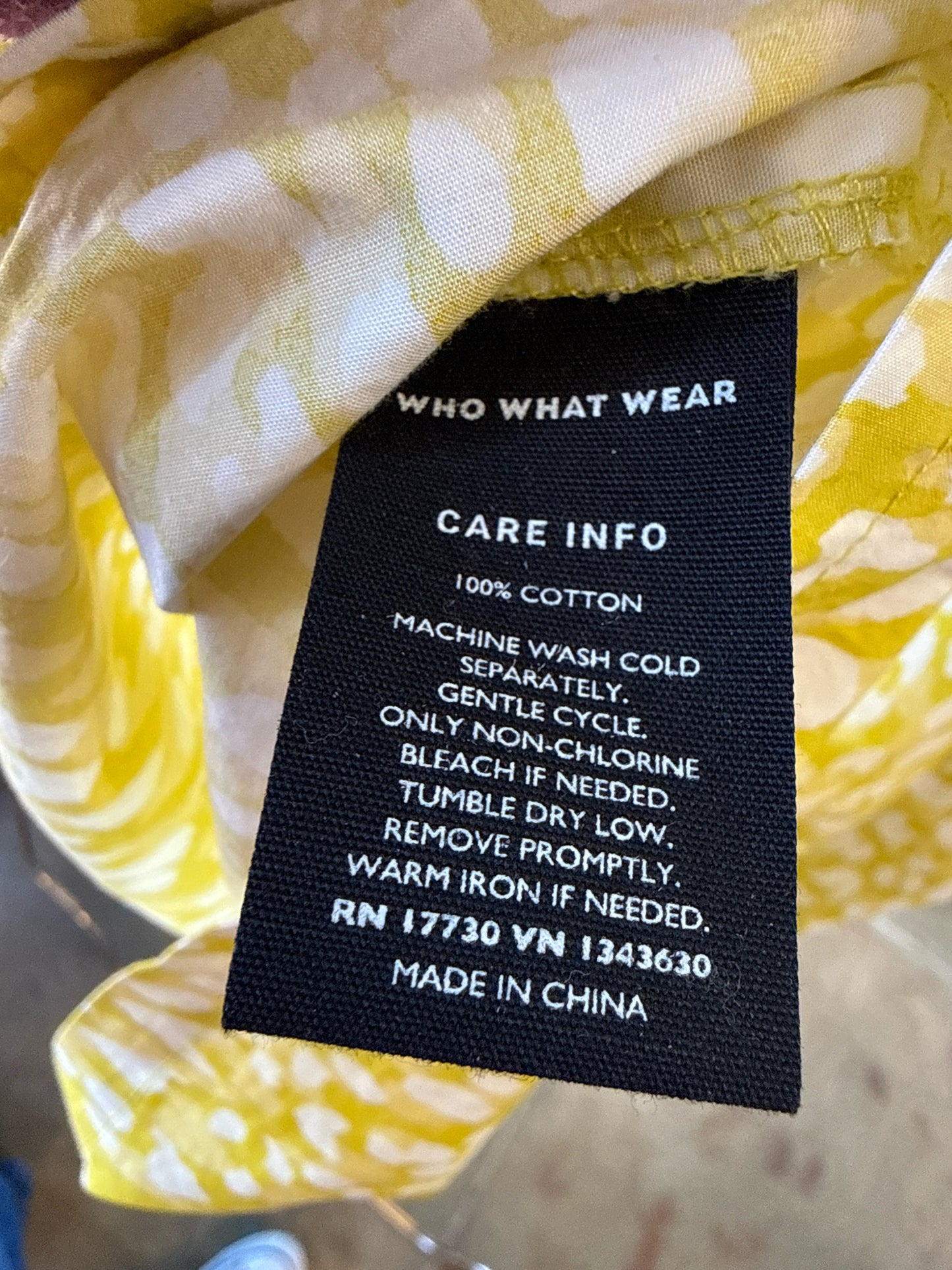 who what wear Size M Yellow Printed Top