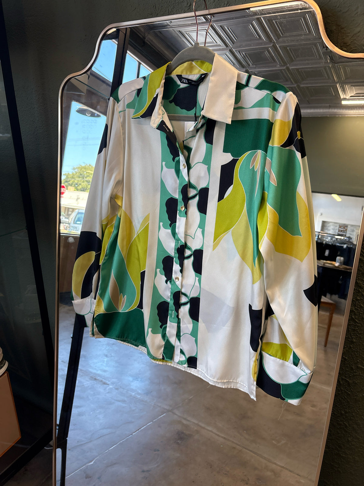 ZARA Size S Green/Black/White Top