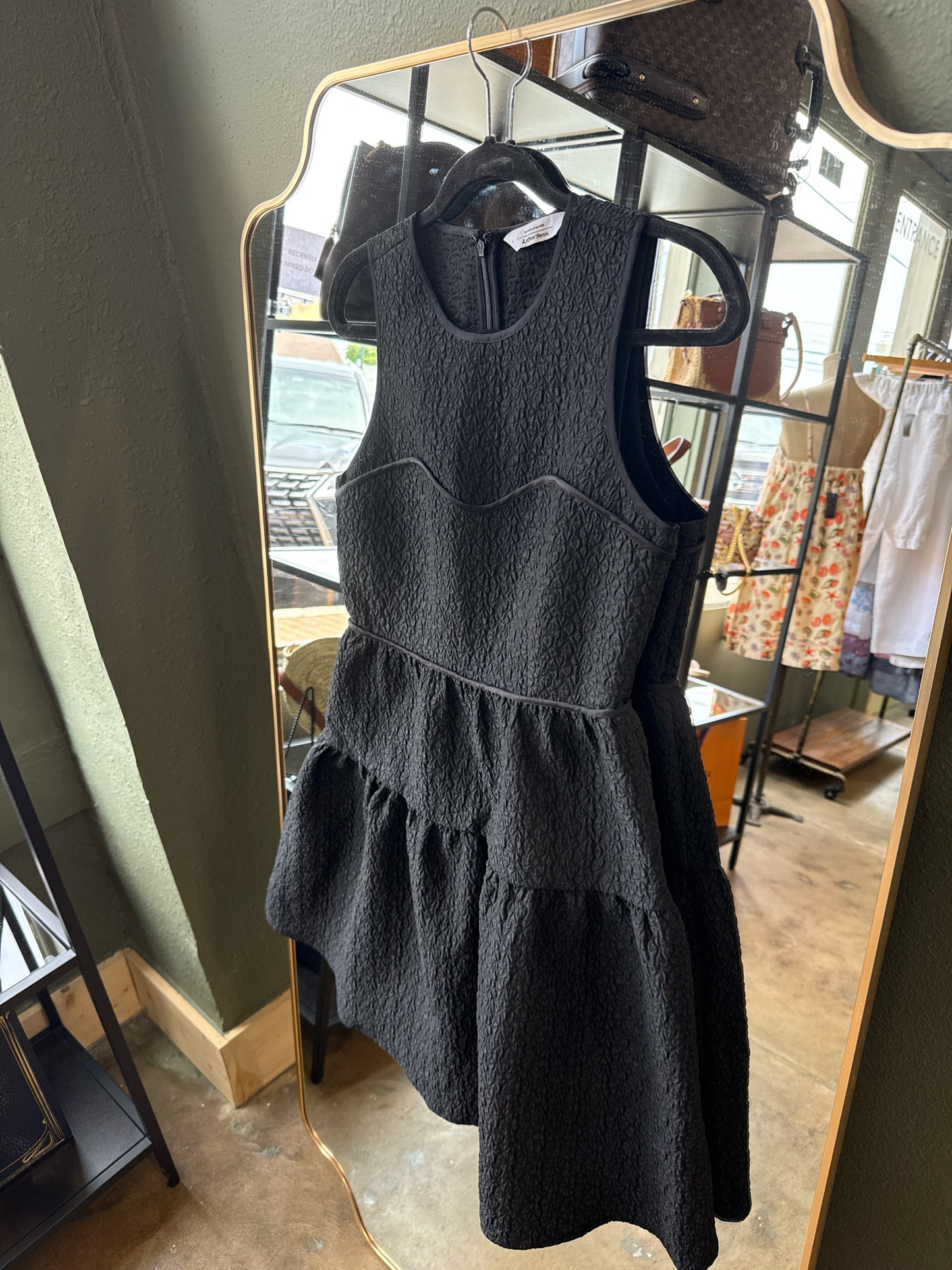 PARIS ATELIER Size 6 Black Sleeveless Dress