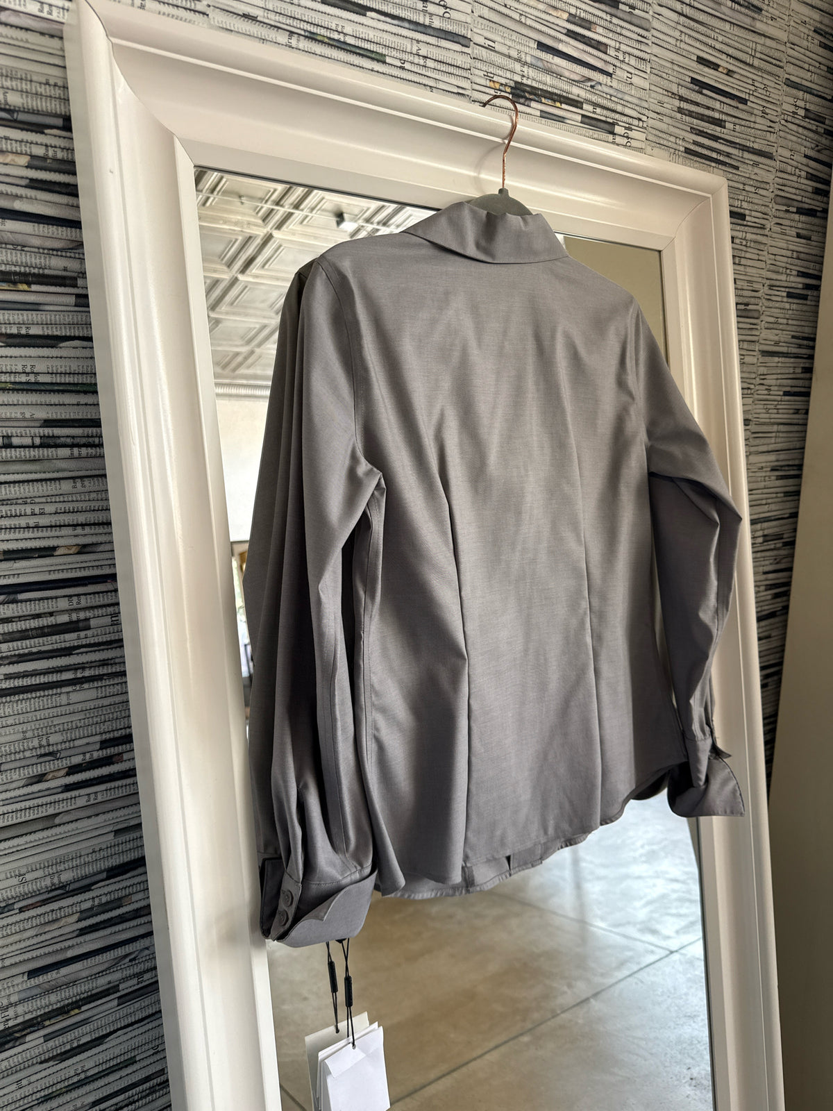 Calvin  Klein Size 2 Gray Top