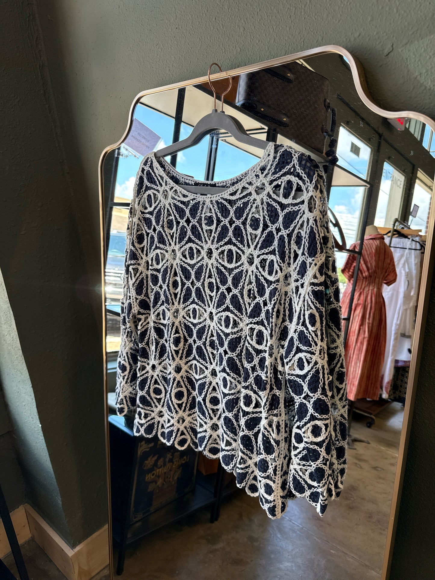 Charlie B Size M/L Blue/White Top