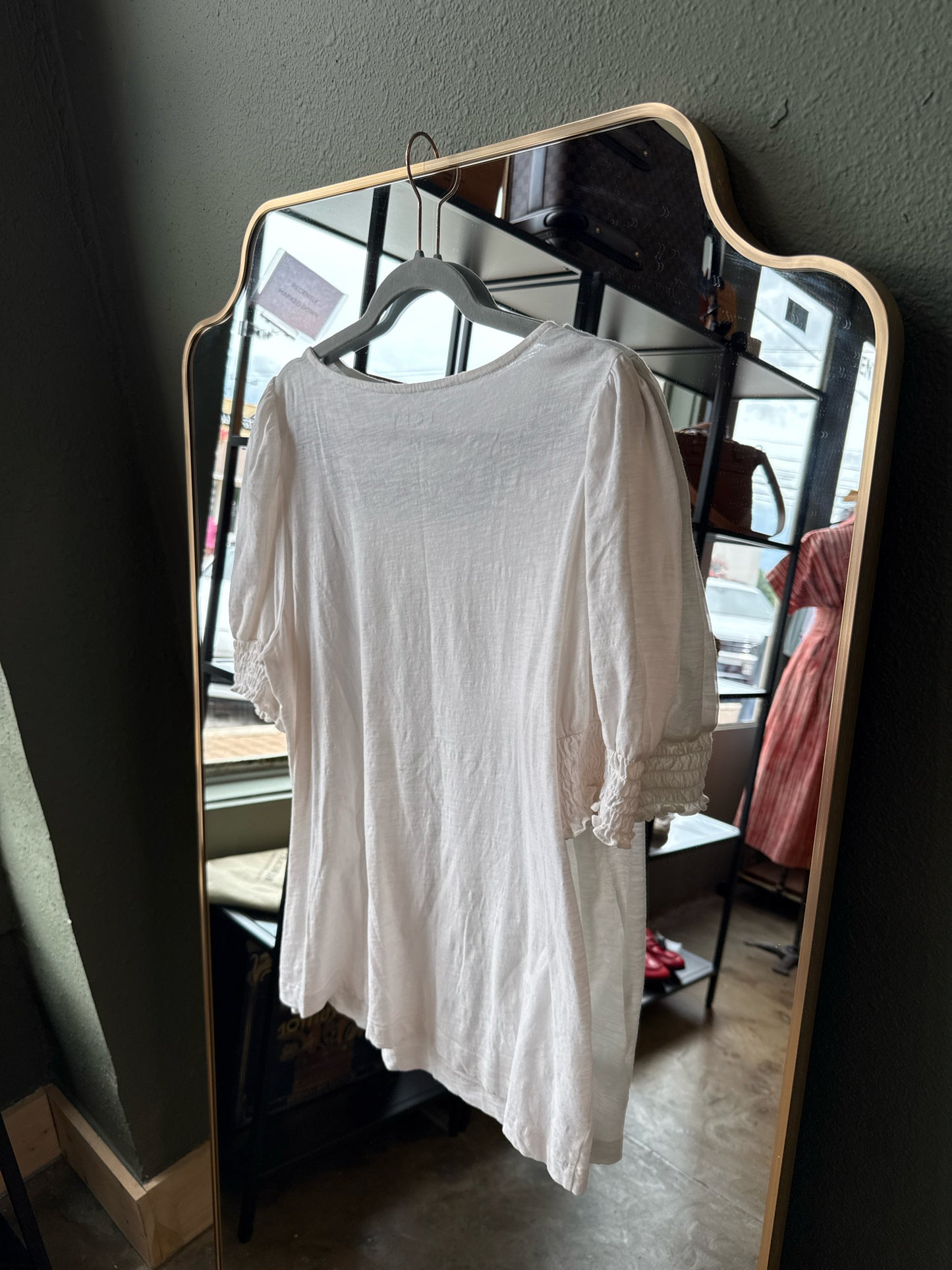 LOFT Size L White Tee