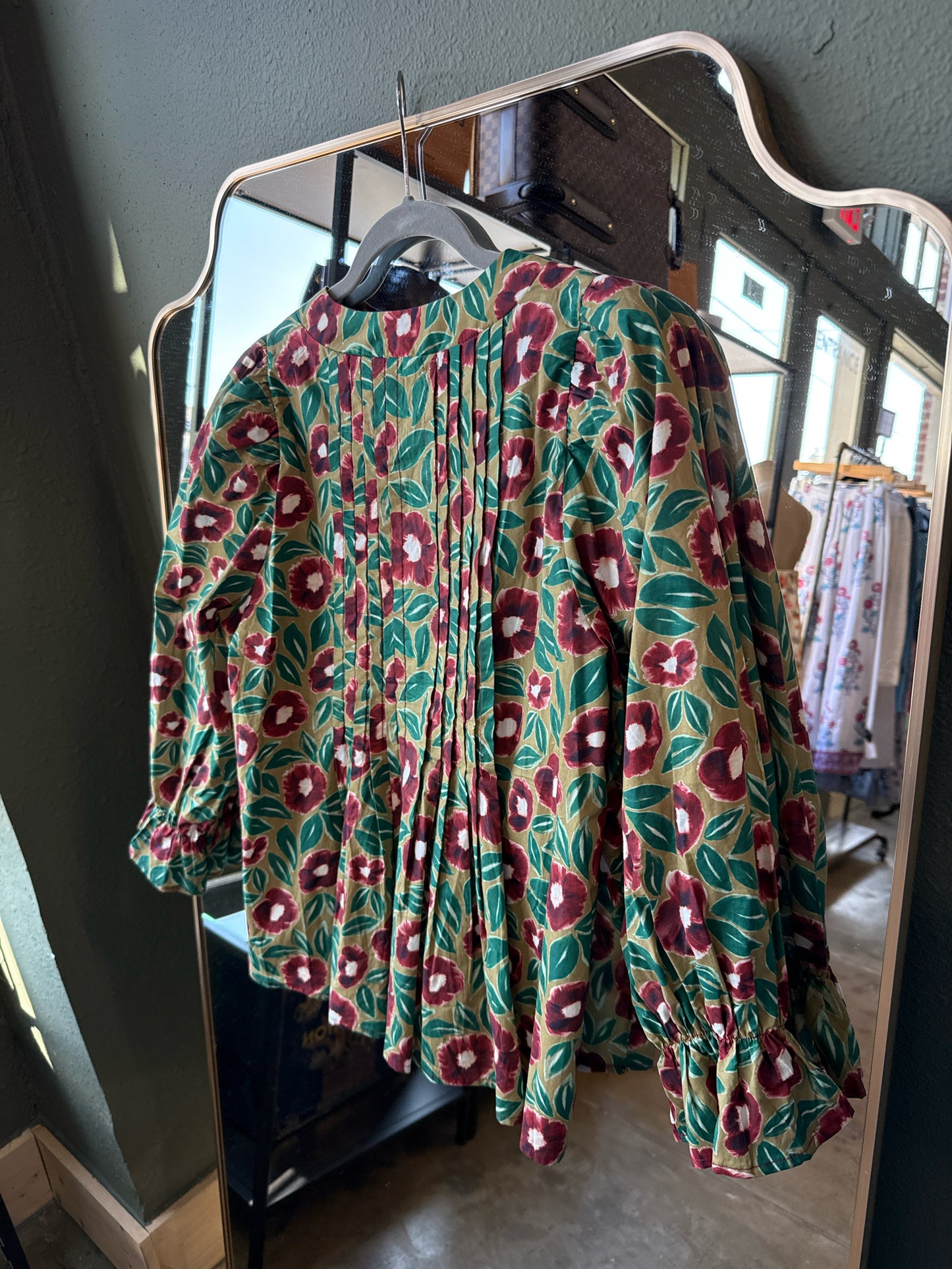 entro Size M Green Top