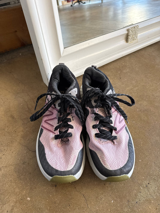 NEW BALANCE Shoe Size 9.5 Sneakers