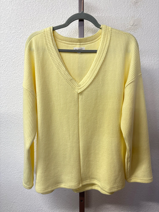 Blu Pepper Size M Yellow Sweater