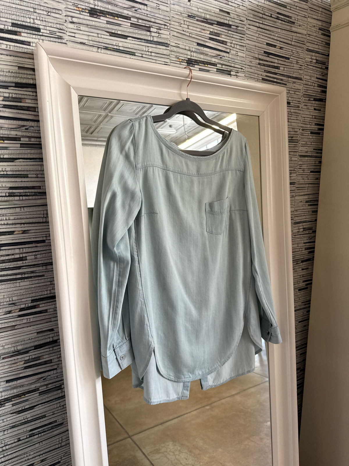 LOFT Size S Blue Top