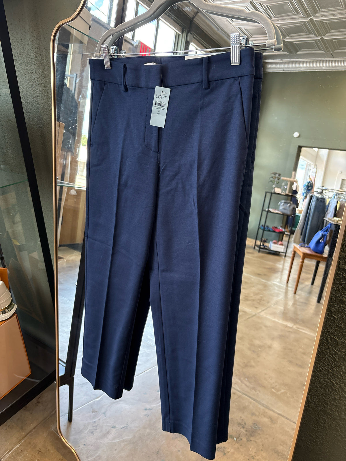 LOFT Size 6P Navy Slacks