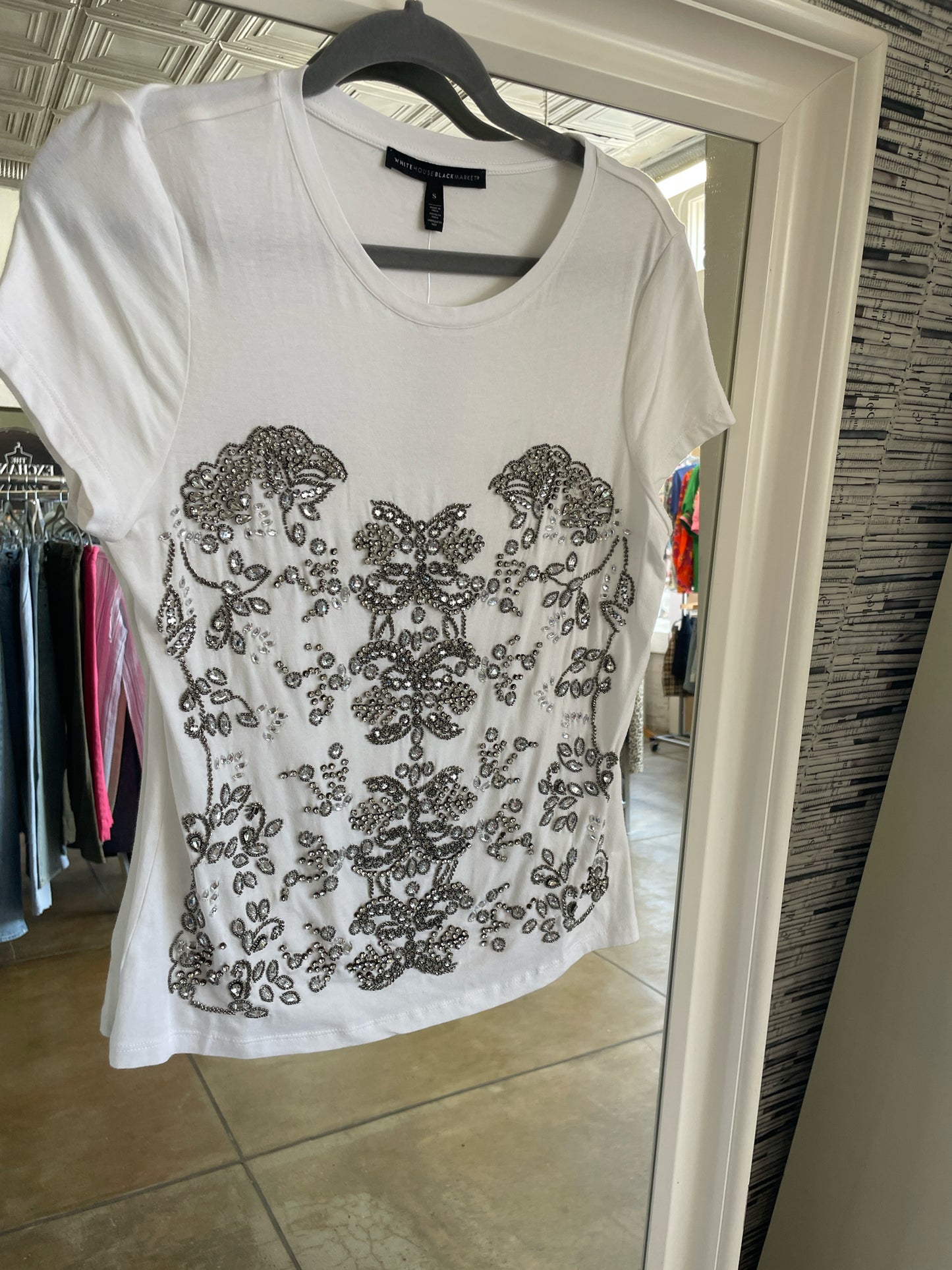White House Black Market Size S White Bedazzled Tee