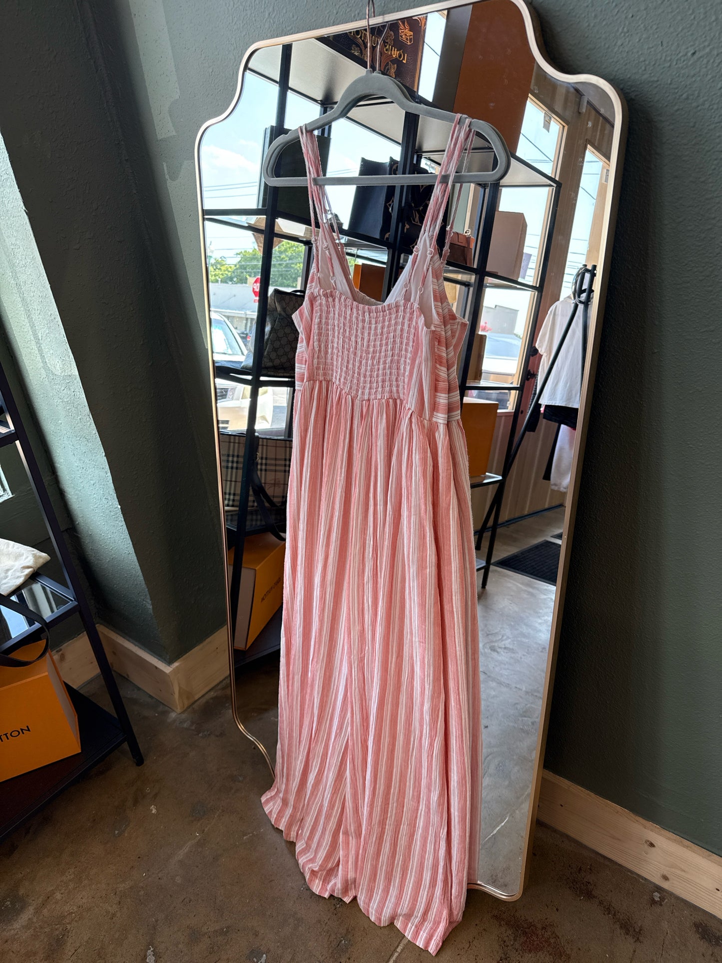 American Eagle Size M pink/white Romper