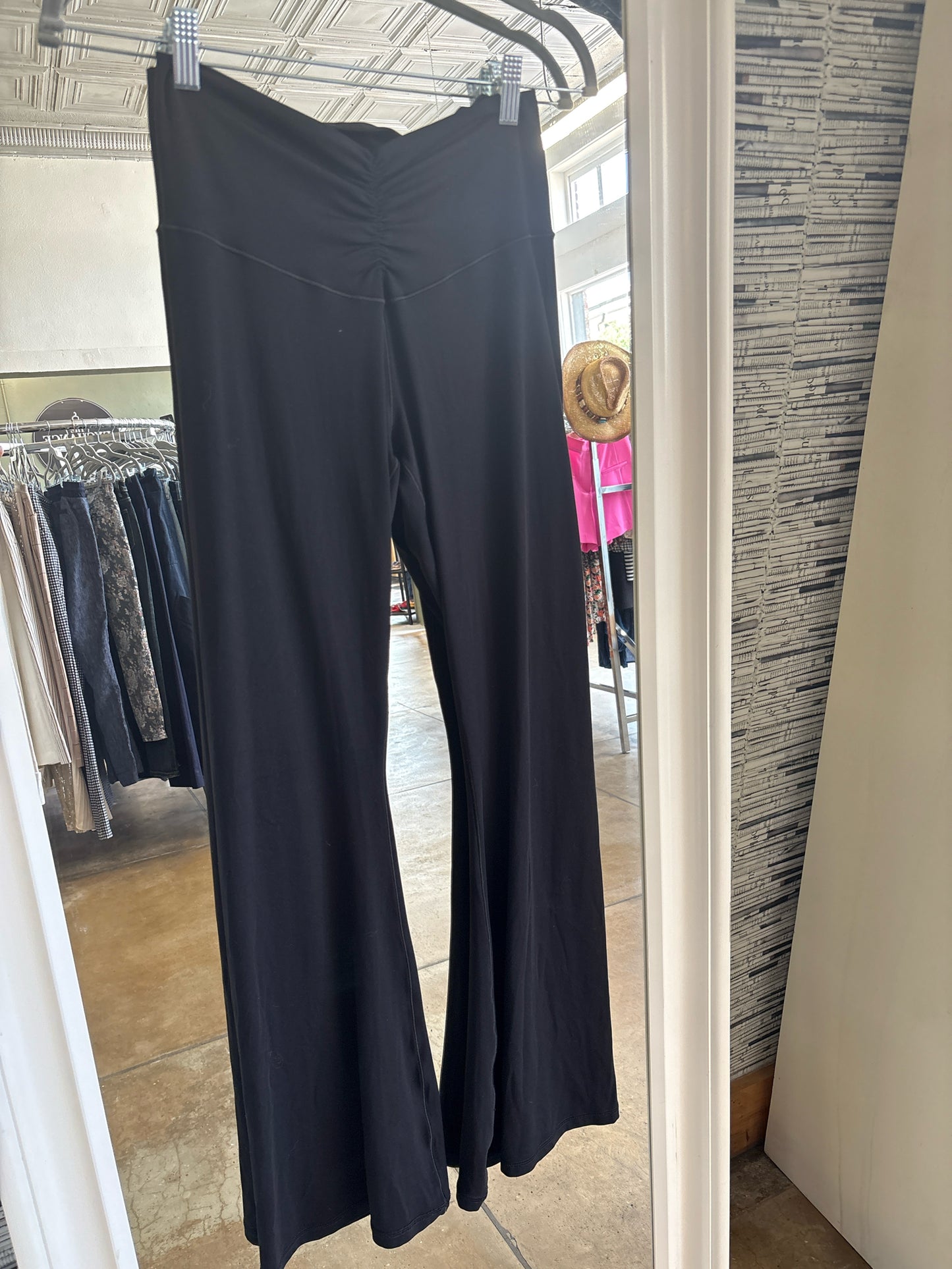 Offline by Aerie Size L Black Legging