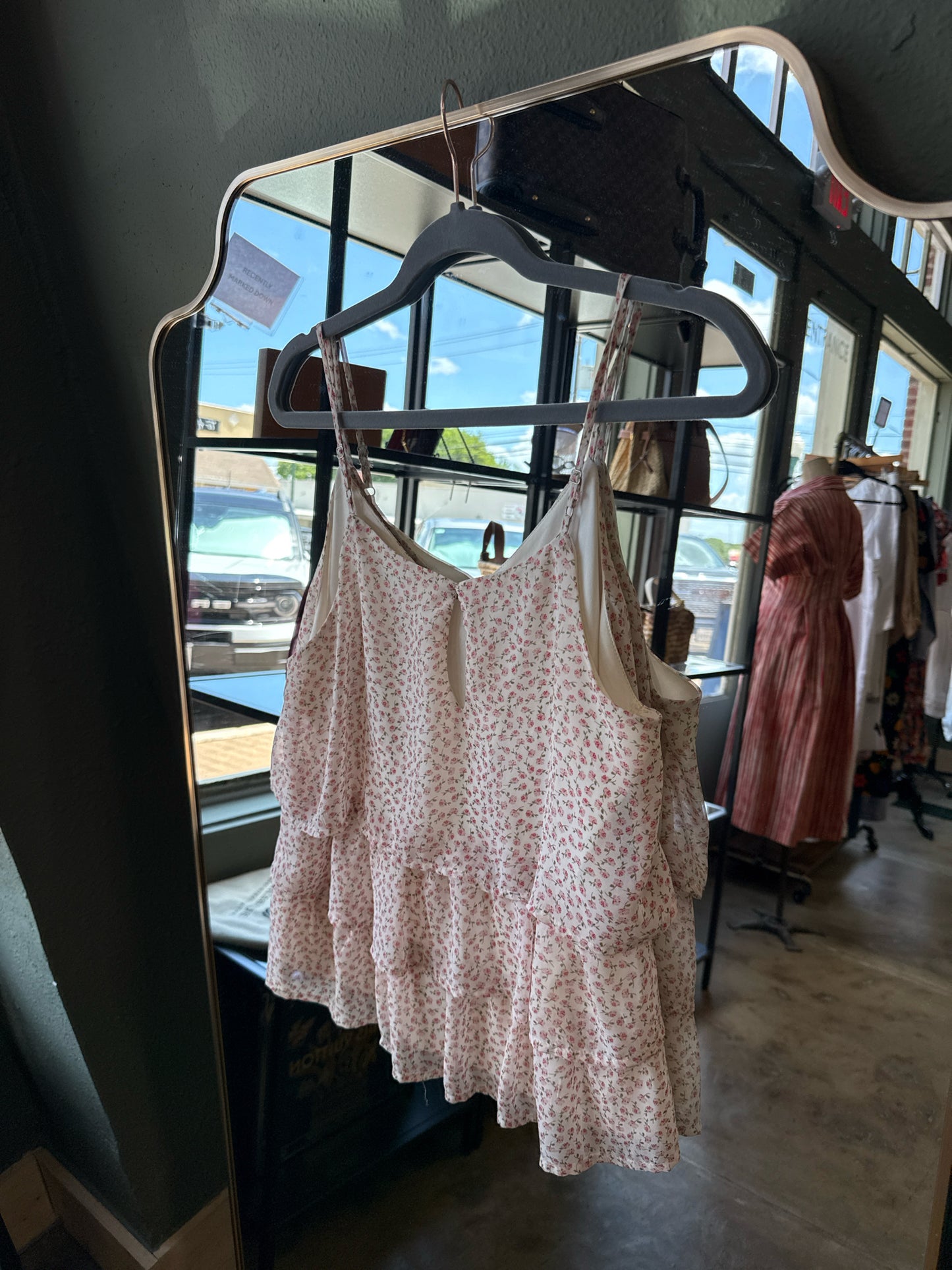 sienna sky Size M pink/white Top