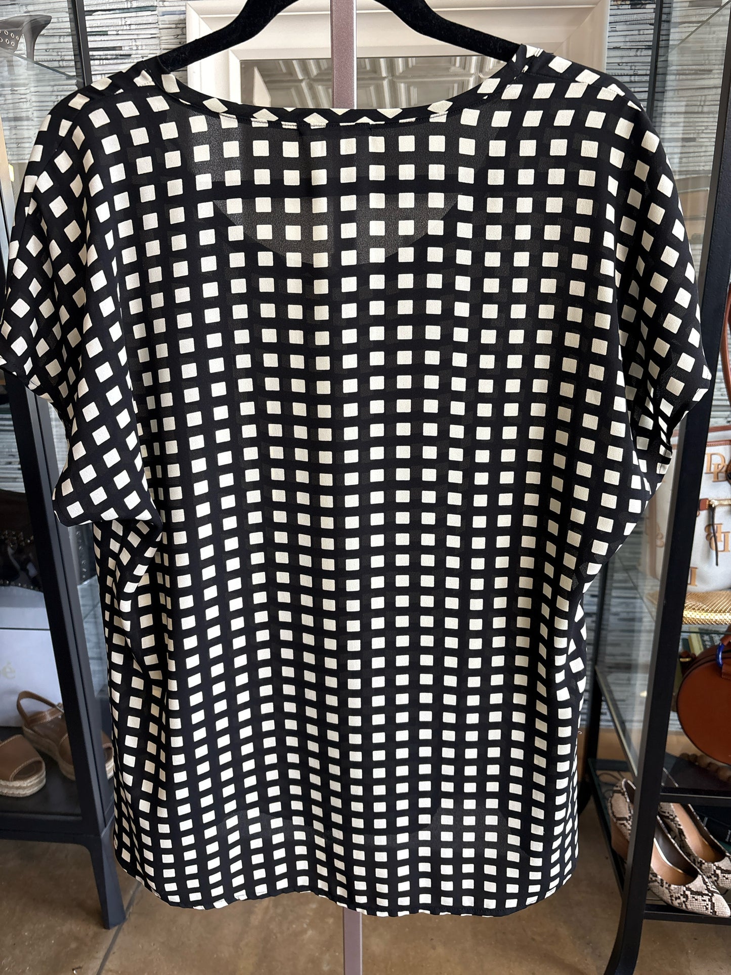Pleione Size L B&W Checkered Top