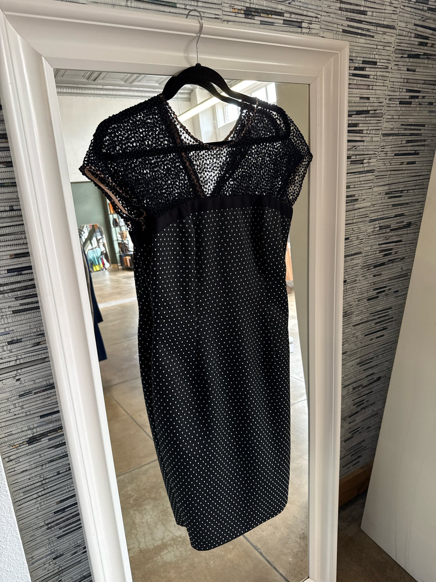 Carmen Marc Valvo Size 6 Black Dress