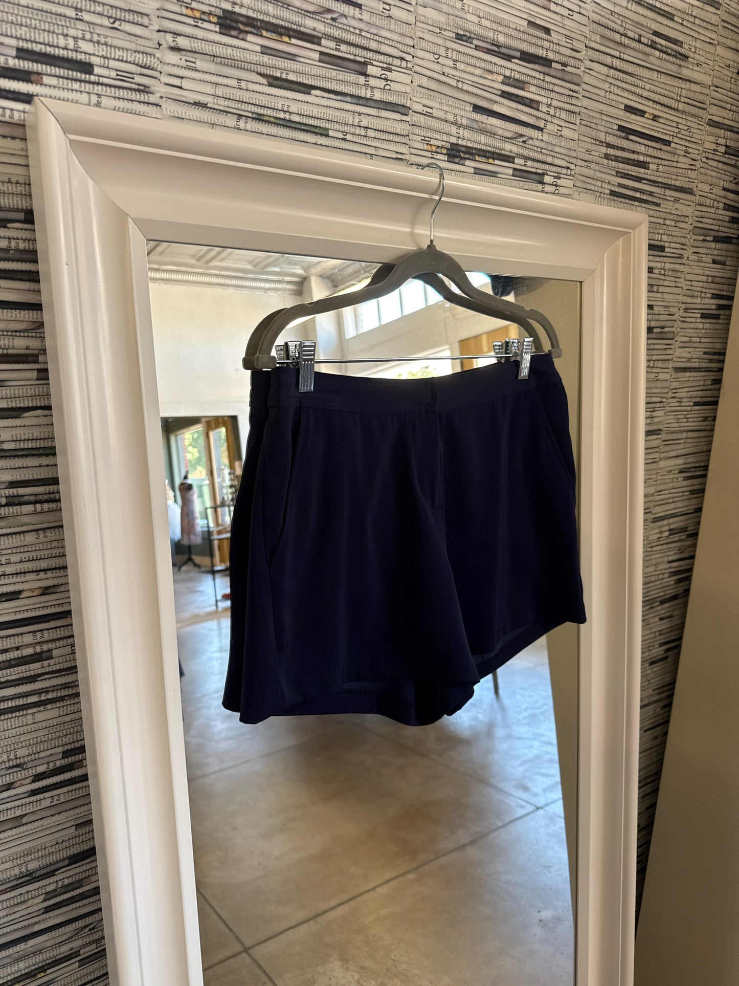 Jade Size 4 Navy Shorts