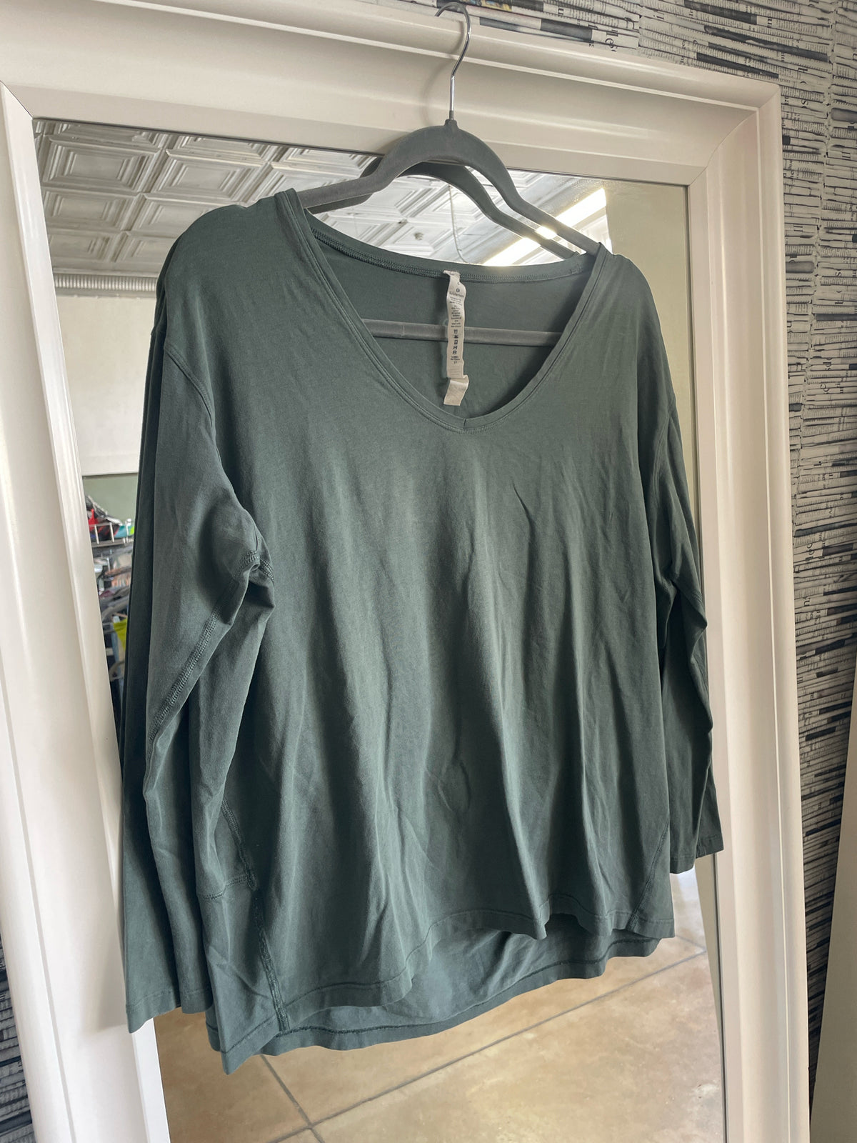 Lululemon Size 6 Green Tops