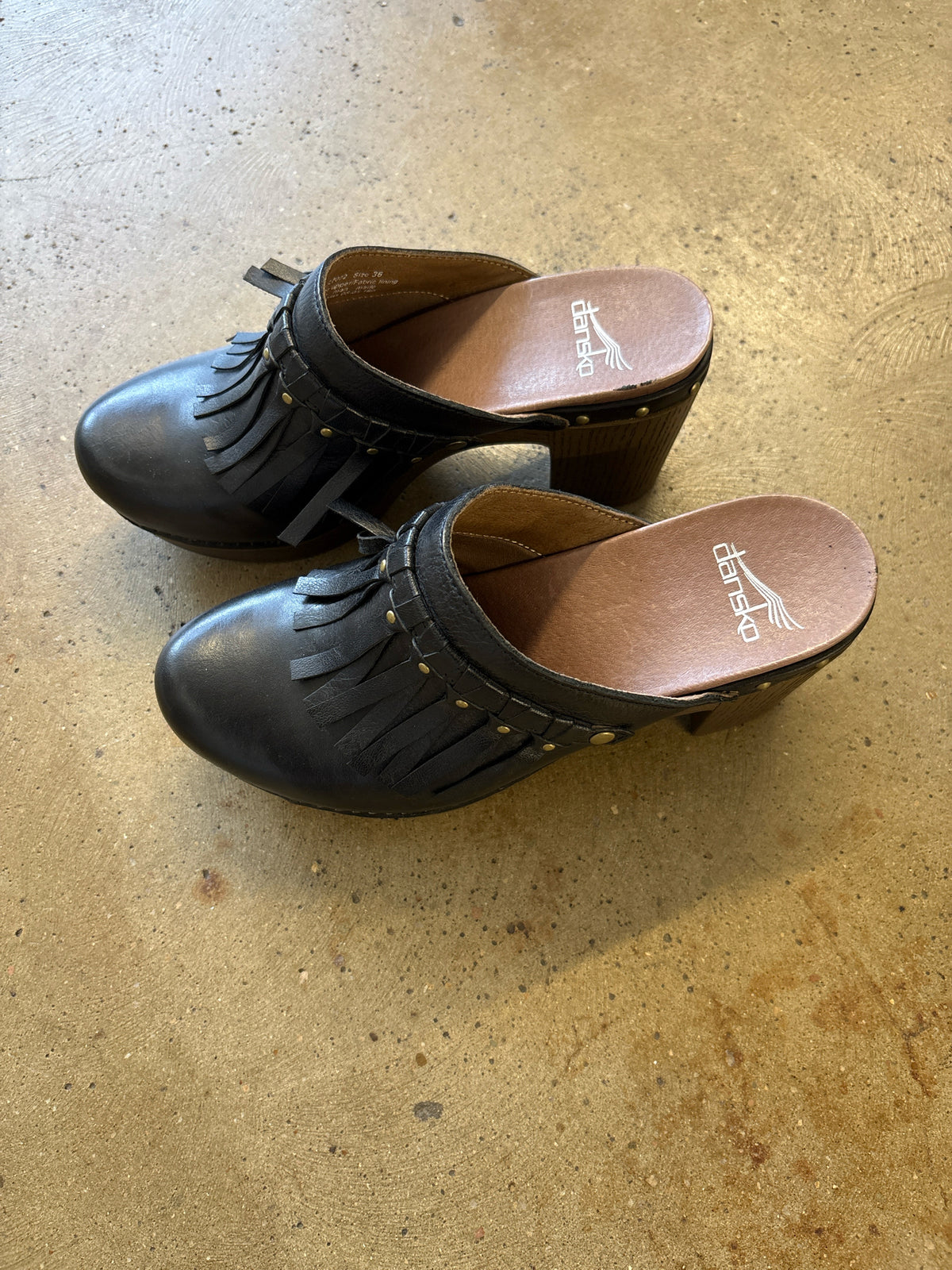 Dansko Shoe Size 36 Black Clogs