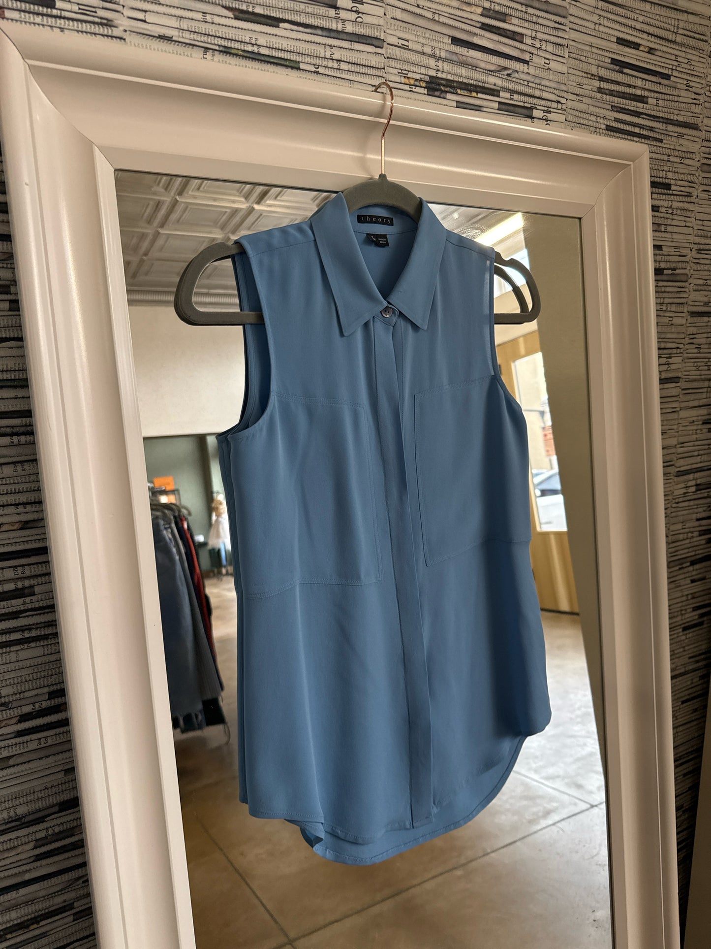 theory Size P Blue Top
