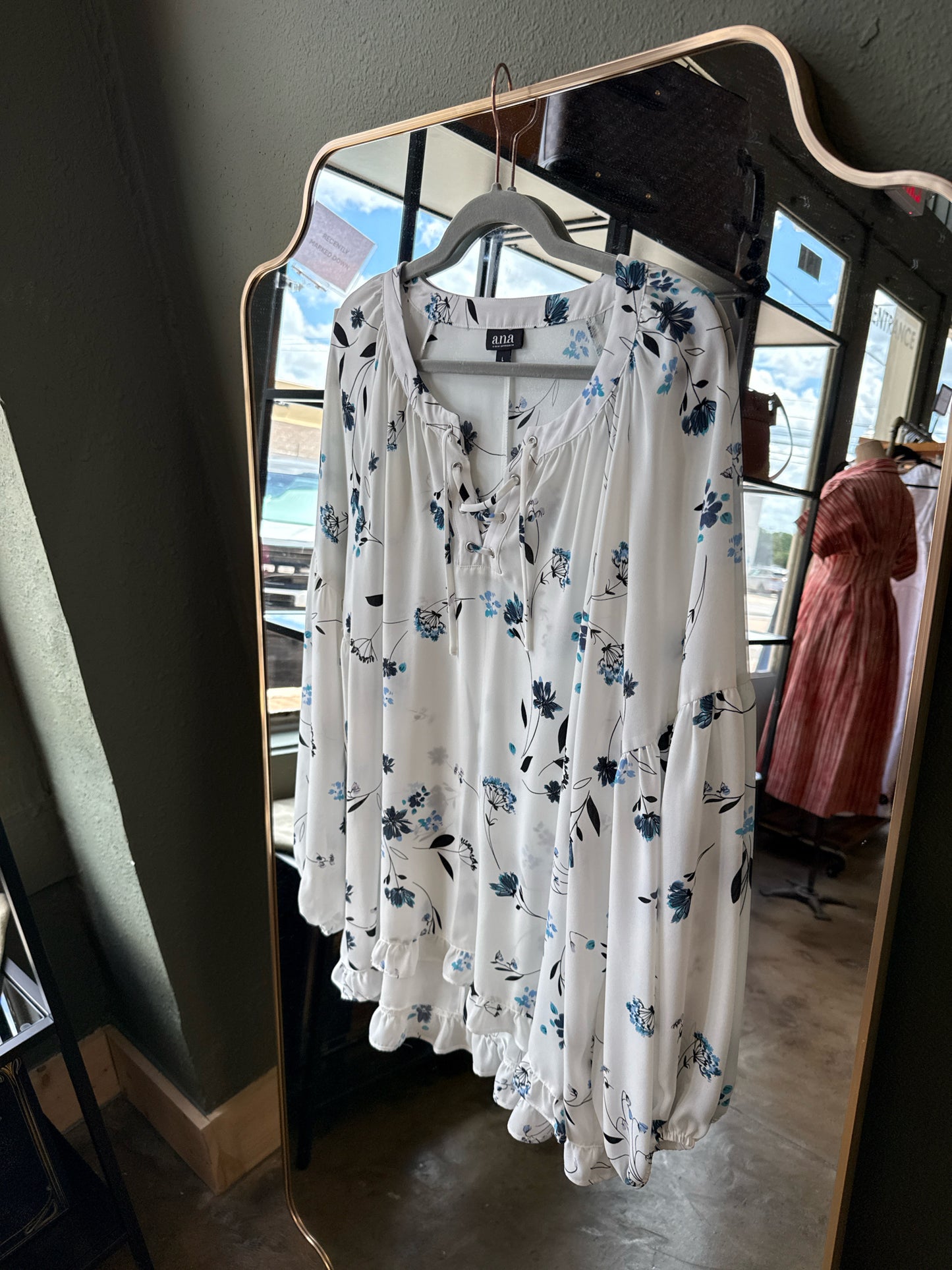 ANA Size L White/Blue Top