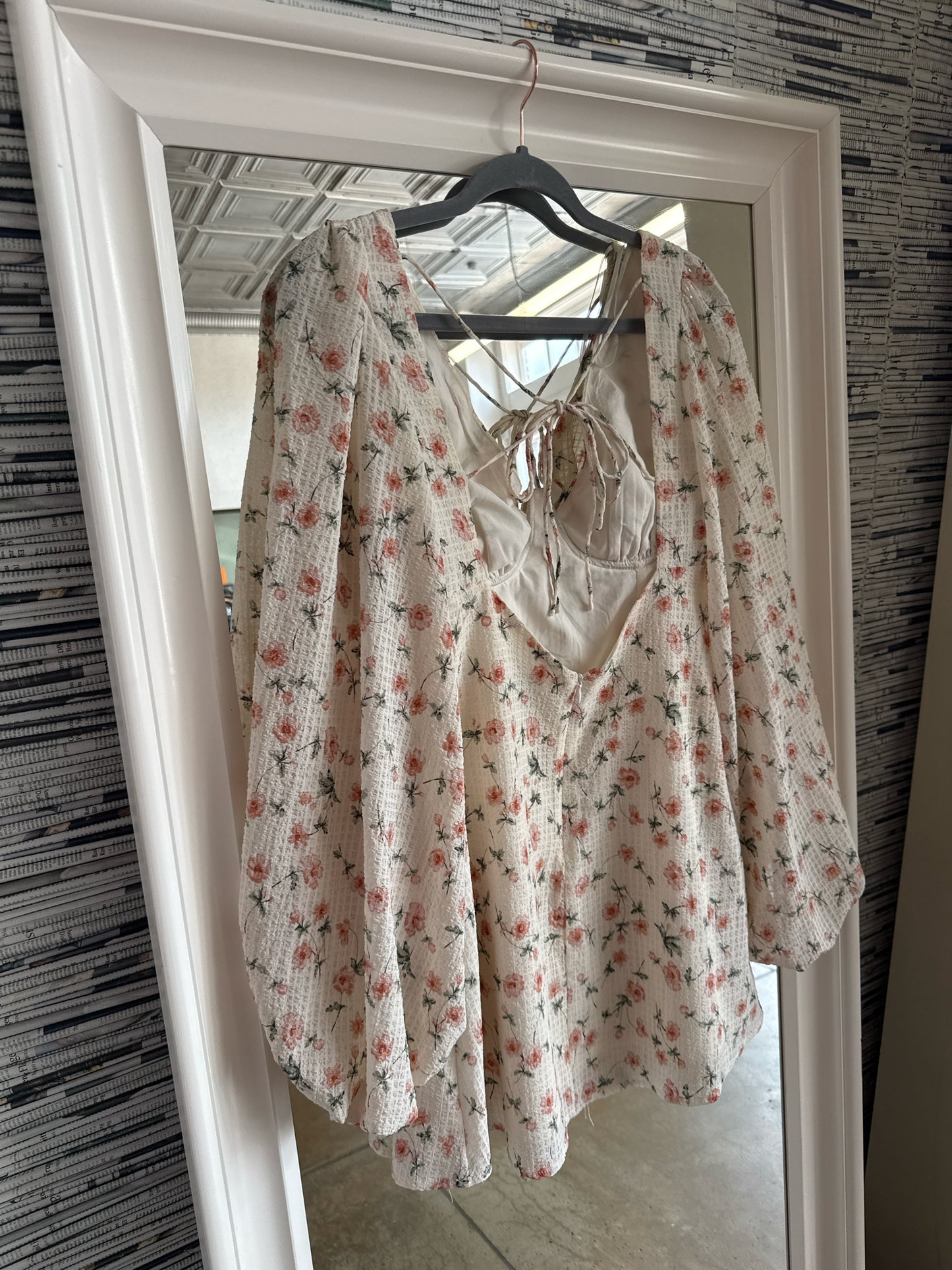 Hello Molly Size 4 Cream/Pink Dress