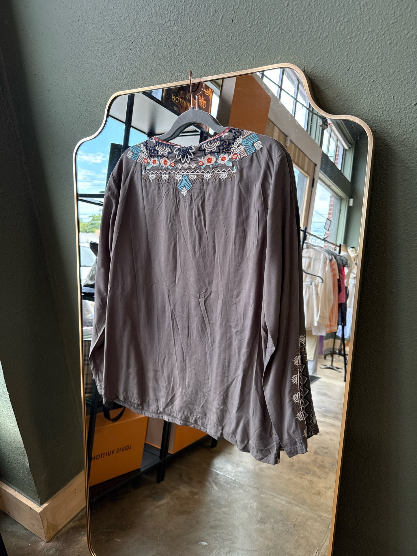 Grossly Size S Gray Top