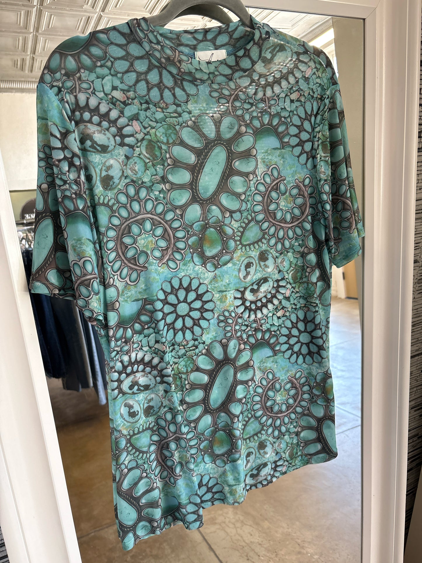 Avery Size M green and multi Top