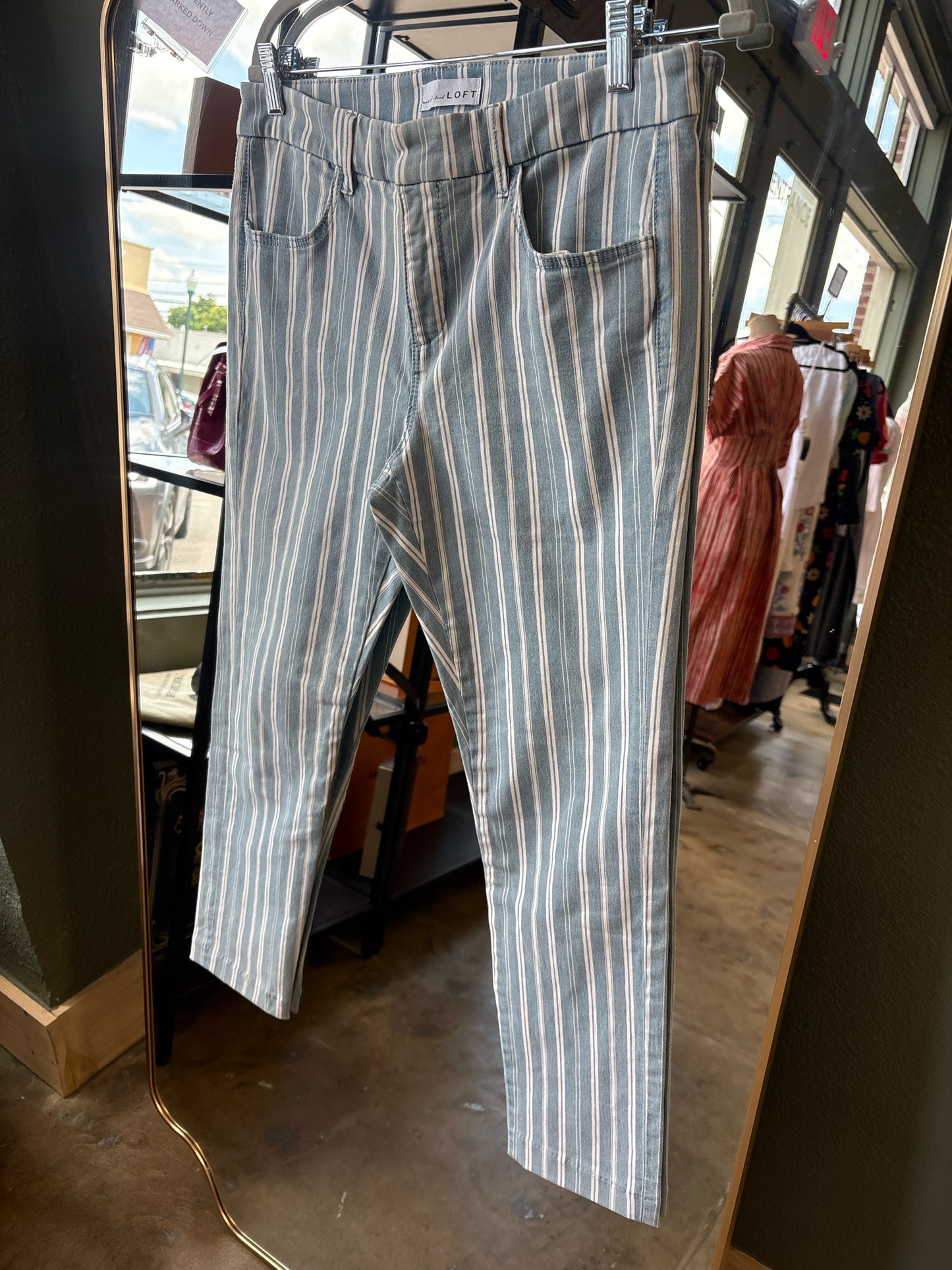 LOFT Size 4 blue and white Pants