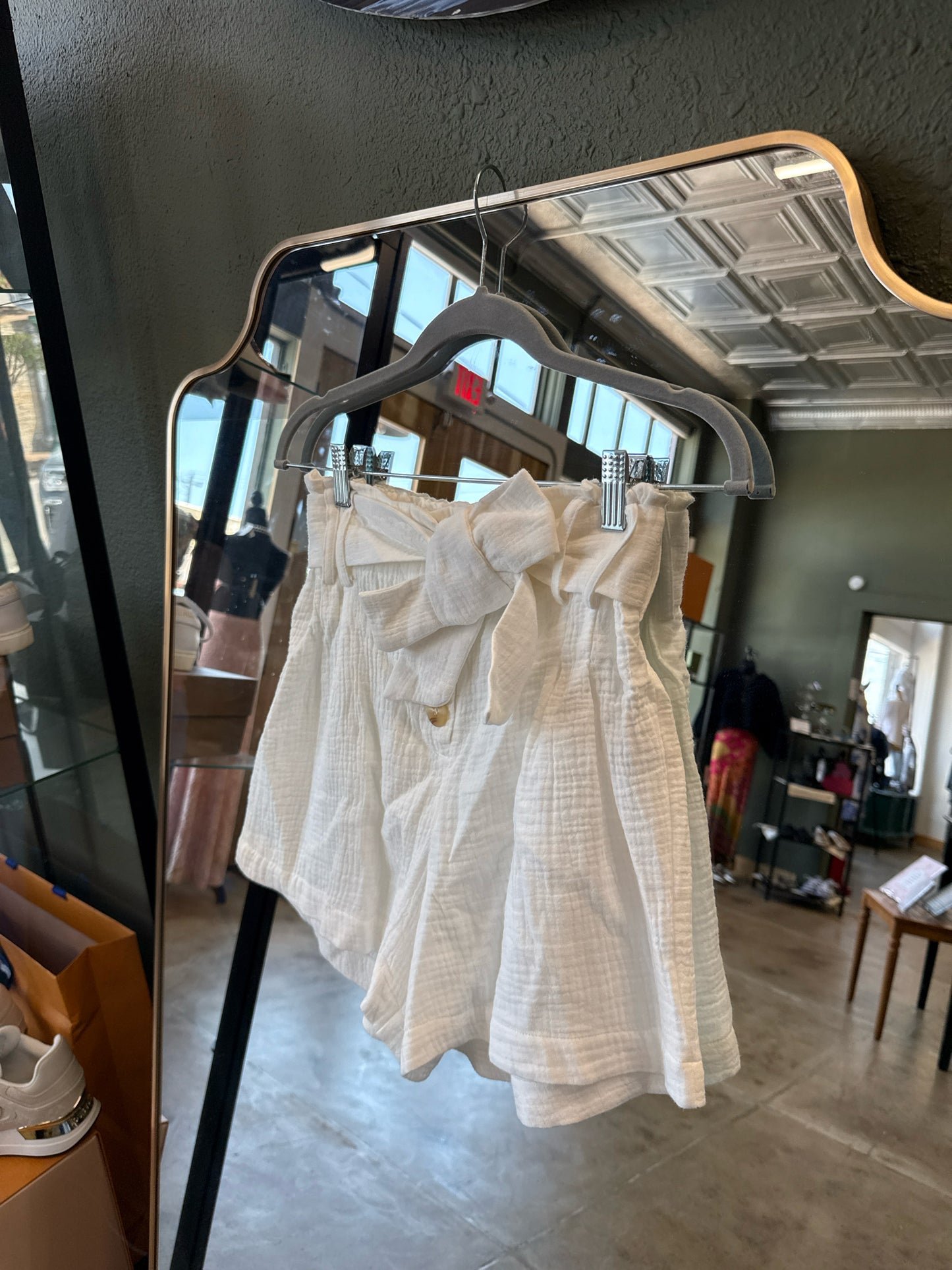 Bishop + Young Size XS White Shorts