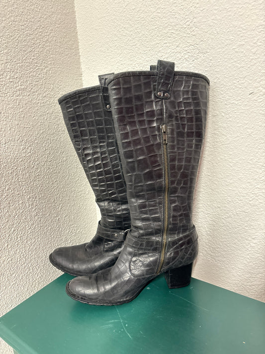Born Shoe Size 8 Black Animal Print Boots